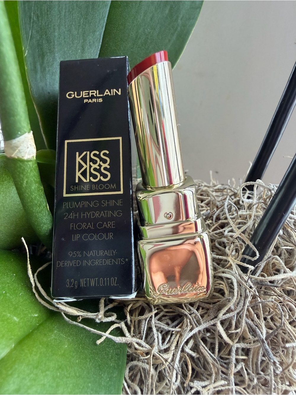GUERLAIN KissKiss Shine Bloom Lipstick - Deep Red